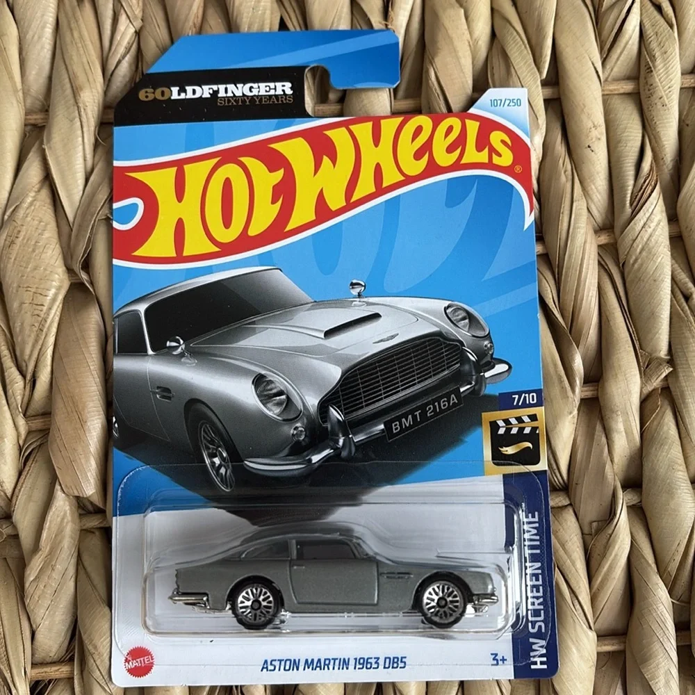Hot Wheels Aston Martin 1963 DB5 60 Years Goldfinger James Bond Collectible Car